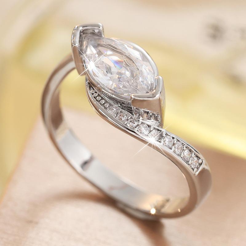 Gorgeous Inlaid White CZ Women's Ring Trendy Gold Color Geometry Daily Wear Party Jewelry Anniversary Gift