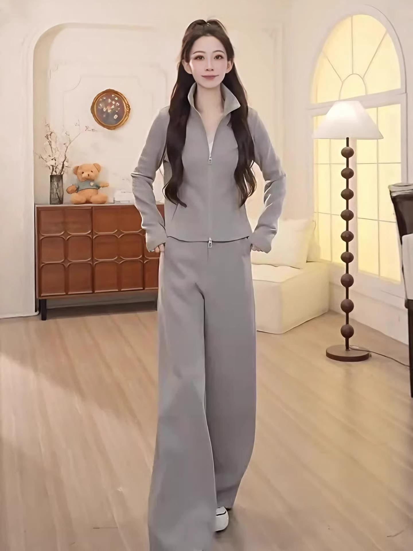 

Women s Winter Slimming Sportswear Set: Fleece-lined Stand Collar Hoodie & Wide-leg Pants, Elegant & Youthful Two-piece. Small