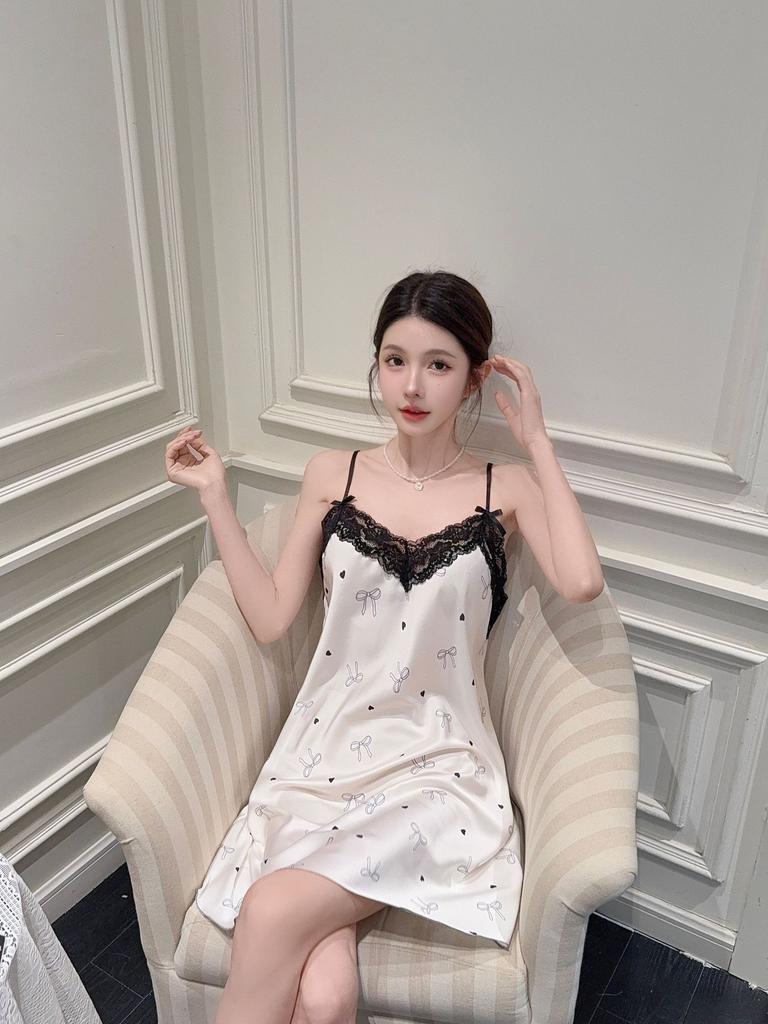 Sexy pajamas women Ice Ribbon chest pad summer ice silk new nightgown pure lust wind sweet print lace loungewear