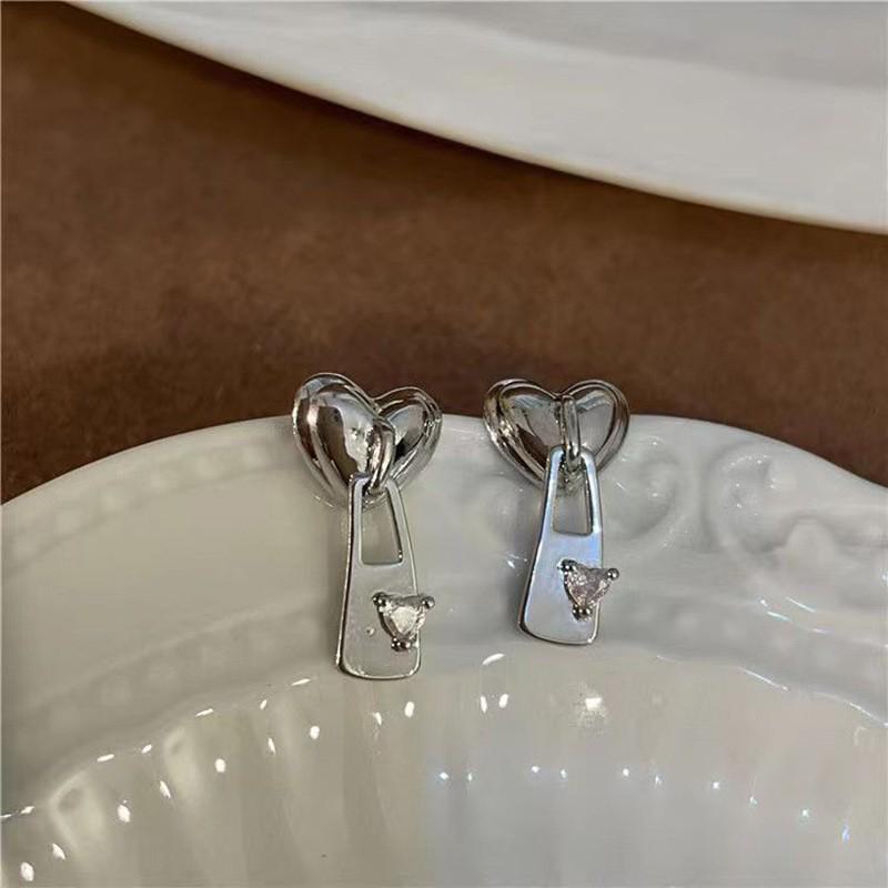 Star Series Diamond Earrings: High-End Niche Design for Women, Neutral Silver Needle