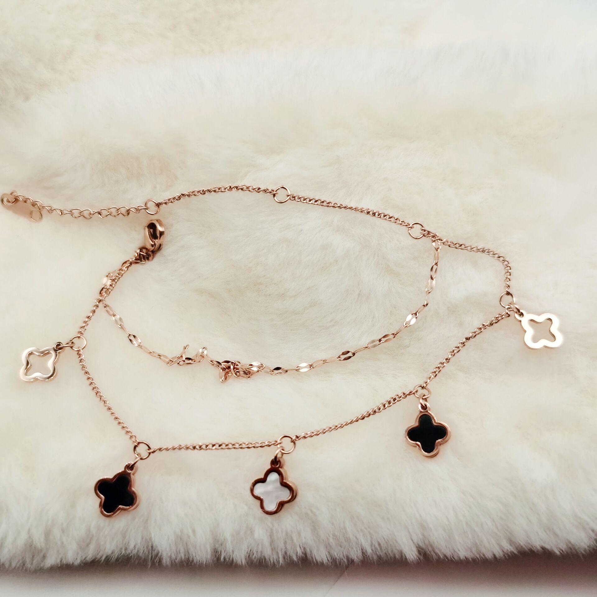 

Модный четырехлистный клевер Ins двухслойный титановый стальной браслет на щиколотку из розового золота для летних модных девушек, простые украшения для ног