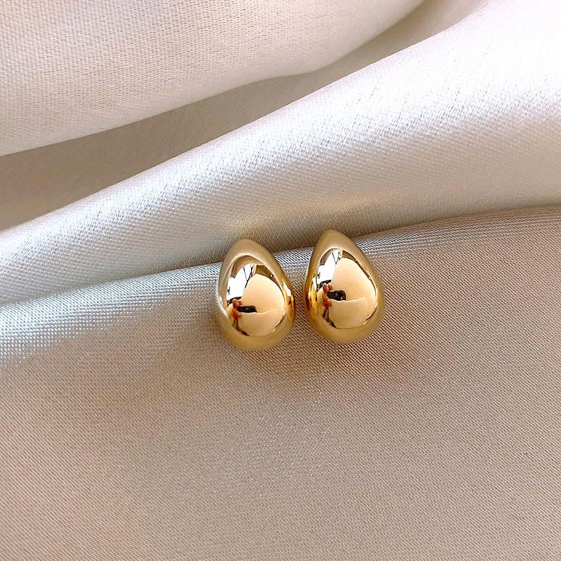 

Alphabet Letter Earrings Women 2025 New Arrival Best Selling Fancy Accessible Luxury Stud Earrings Super Beautiful Dignified Generous Style Ear Rings Golden small golden beans (one pair)