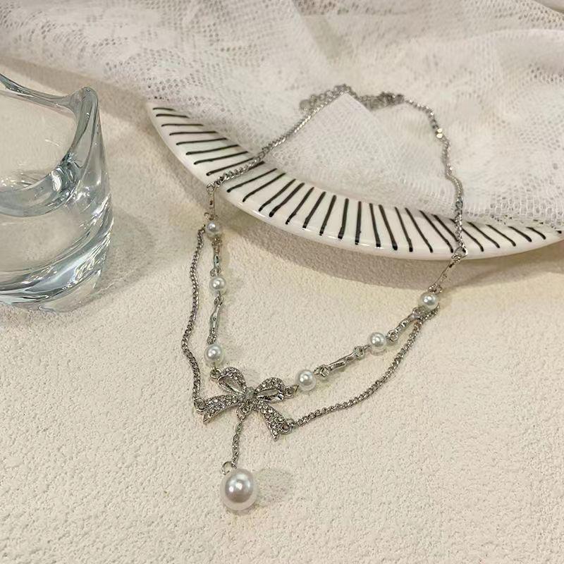 2025 New Light Luxury Niche Bow Pearl Necklace Versatile Premium Clavicle Chain Fashion Neck Chain Accessories