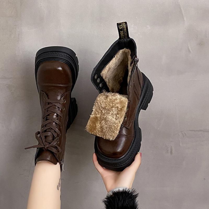 

[Фанфна] ботинки Мартин на толстой подошве в британском стиле для женщин, новая полированная ретро-локомотивная обувь осень-зима 2025, короткие ботинки для женщин 40