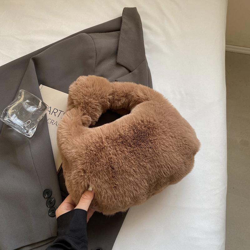 

2025 новая портативная сумка-пельмень осенняя модная сумка с высокой ценностью, модная простая плюшевая сумка, женская сумка темно-коричневого