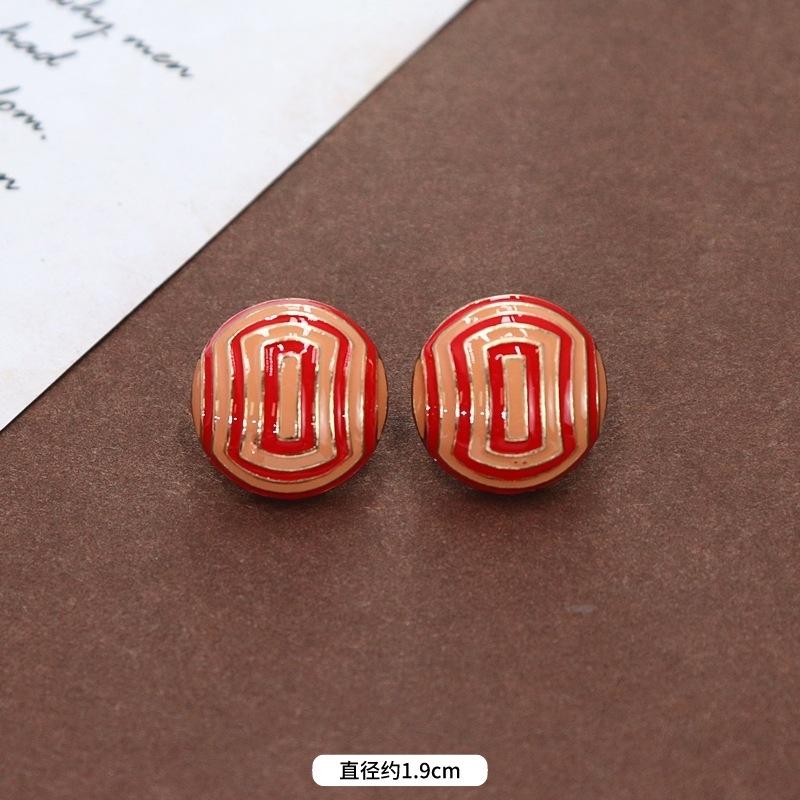 

Французские геометрические квадратные серьги-гвоздики в стиле ретро, элегантные красные, классические, в гонконгском стиле, ностальгическая эмаль, современные средневековые серьги