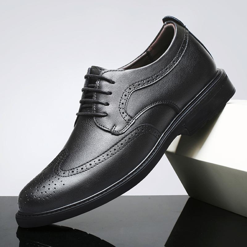 High Quality Classic Men Brogue Shoes Lace-Up Men Business Dress Shoes Comfort Pointed Oxford Shoes Man Genuine Leather Sneakers