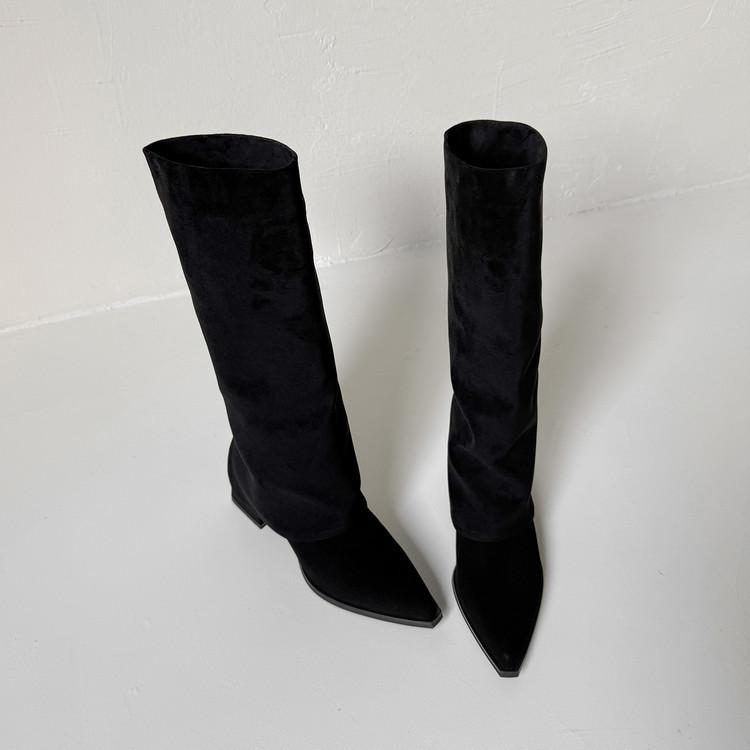 

2025 autumn and winter new pointed thick high heel temperament thin French fashion sexy beauty female Internet celebrity boots 39