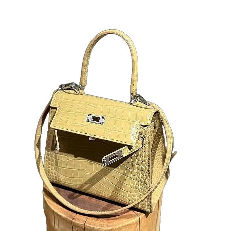 Leather Alligator Pattern Silver Buckle  Bag Women's 2025 New High-end Niche Handbag Versatile Exquisite Messenger Bag
