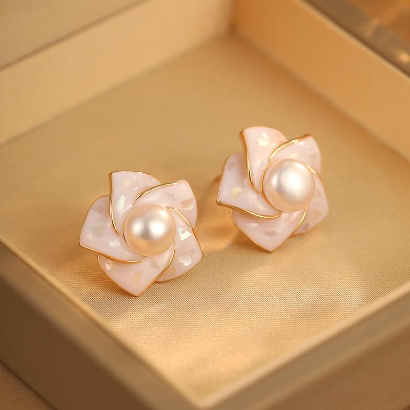 Elegant French Freshwater Pearl Camellia Earrings: Trendy Light Luxury High-End Studs for Women