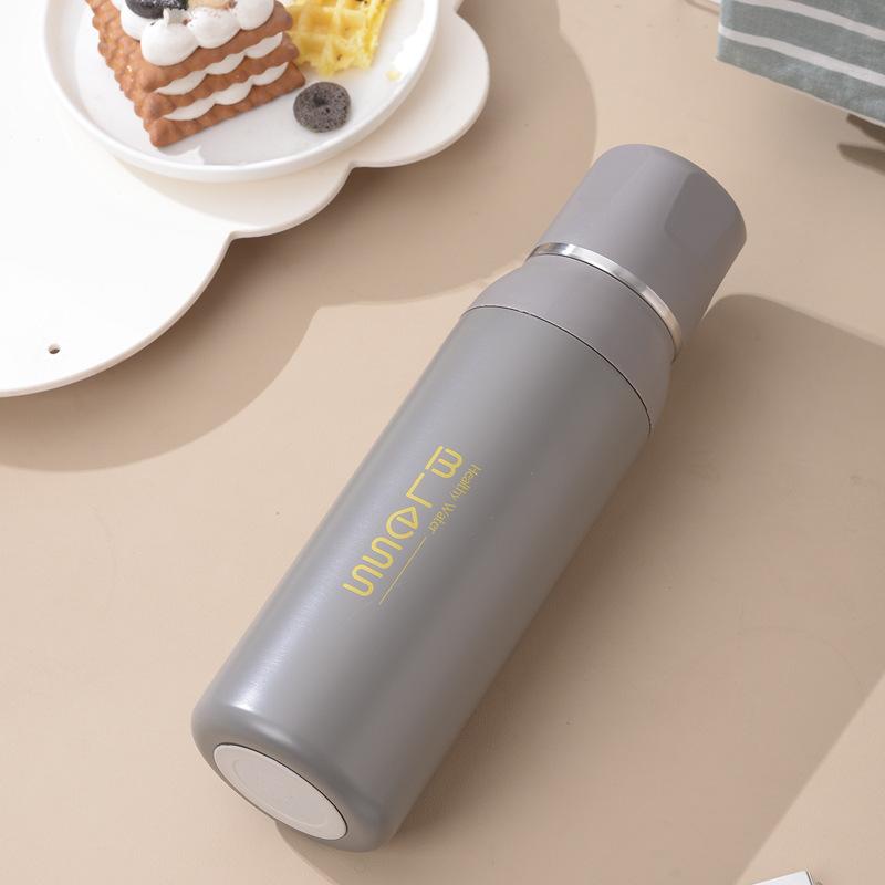 

Вакуумная чашка из нержавеющей стали 316. Чашка для воды большой емкости для мальчиков и девочек. Портативный чайник с двойной крышкой, устанавливаемый на транспортном средстве. 680ml