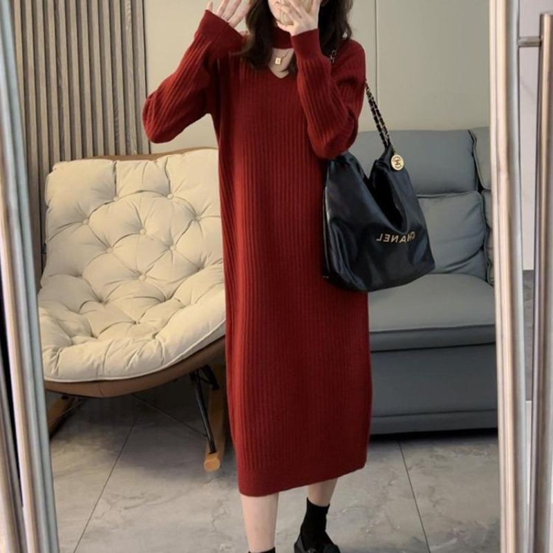Autumn and Winter New Design V-neck Knitted Dress Women's Fashion Thin with Coat Inside Sweater Long Dress