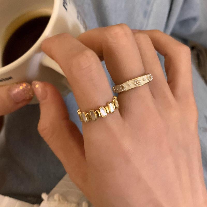 Contemporary Stylish And Korean Mother Of Pearl Flower Ring Ideal For Fashionforward Women