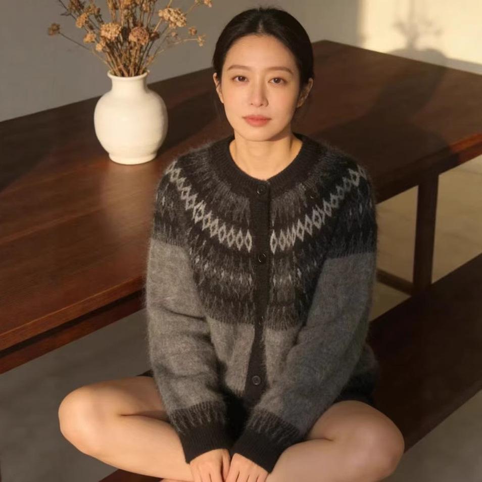 Retro Contrasting Colors Jacquard Fair Island Autumn And Winter New Sweater Jacket Women'S Loose Korean Soft Waxy Versatile Knitted Cardigan