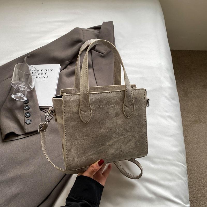 New Summer Bag for Women's Fashionable Simple Shoulder Bag Casual Commuter Crossbody Bag Texture Personalized Tote Bag