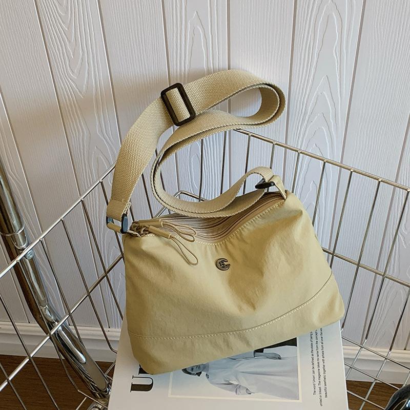 

Multi-layer large-capacity nylon waterproof small square bag, simple and versatile texture messenger bag, niche commuter premium shoulder bag хаки