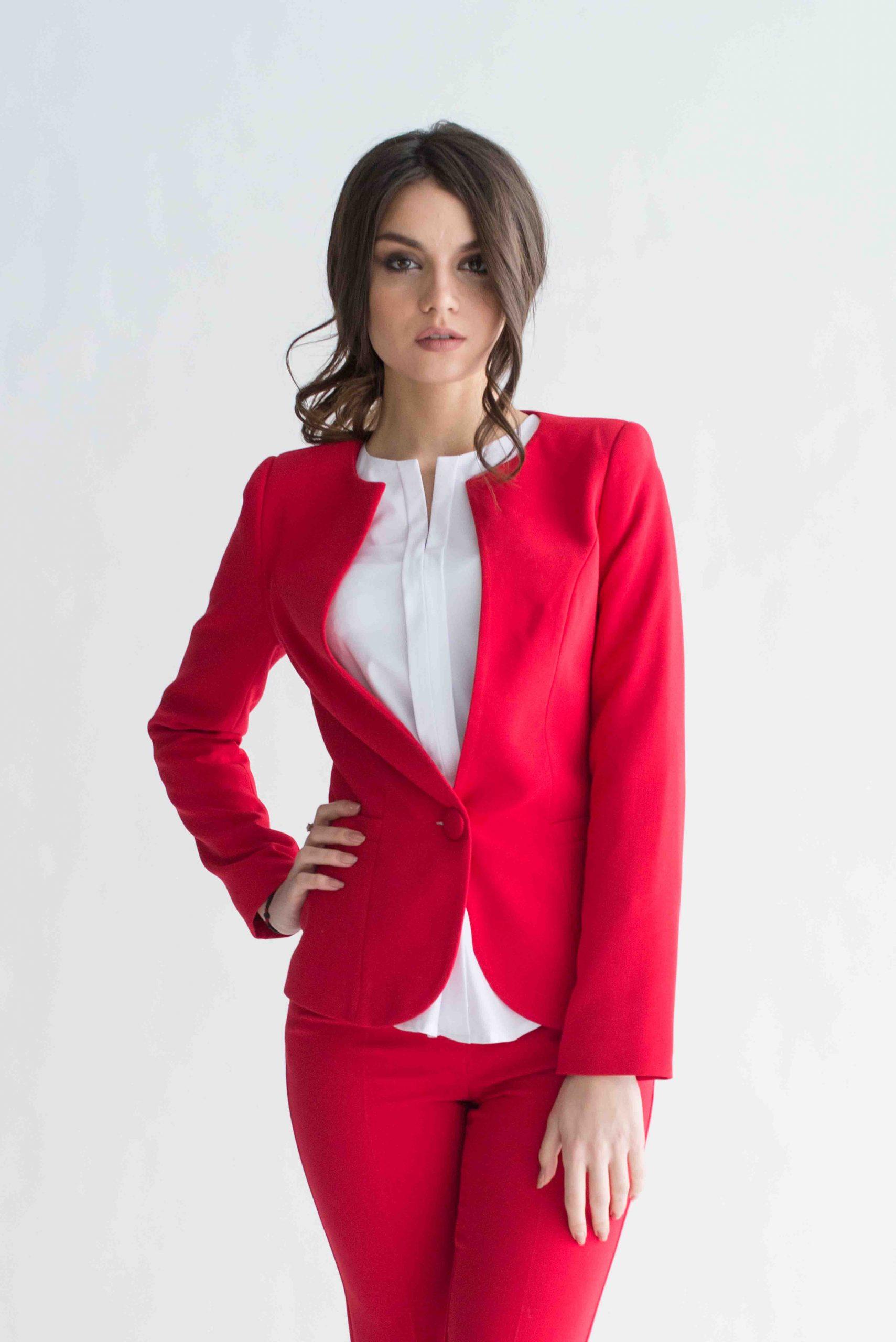 

Приталений піджак на один гудзик комір стійка з підкладкою 36 кадмій червоний колір