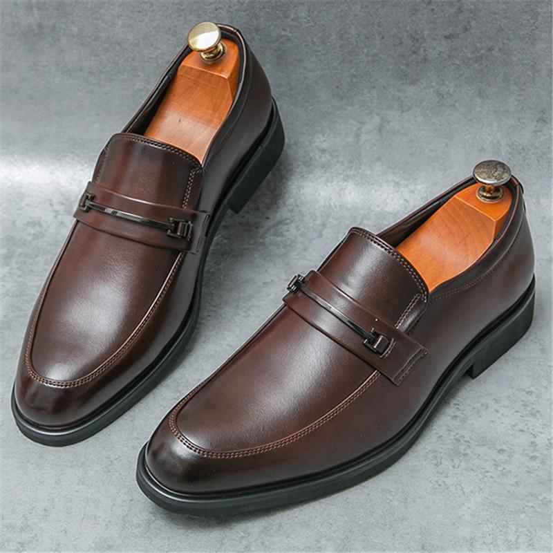 Designer New British Gentleman Brown Black Business Casual Shoes For Men Formal Wedding Dress Homecoming Footwear Zapatos Hombre