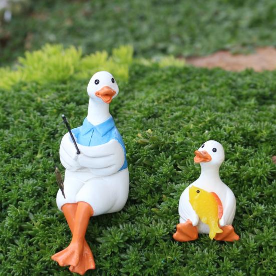 Yousheng 2Pcs Cute Duck Statues Waterproof UV Resistant Funny Cartoon Duck Garden Figurines Indoor Outdoor Decorations
