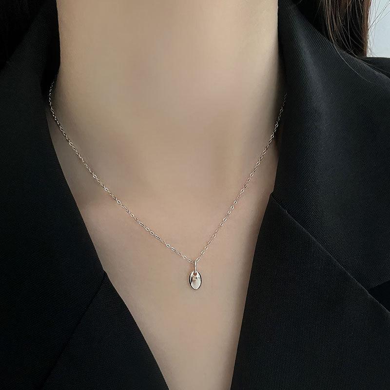 Oval Pendant Necklace Light Luxury Geometric Cold Style Design Spring New Product Fashion