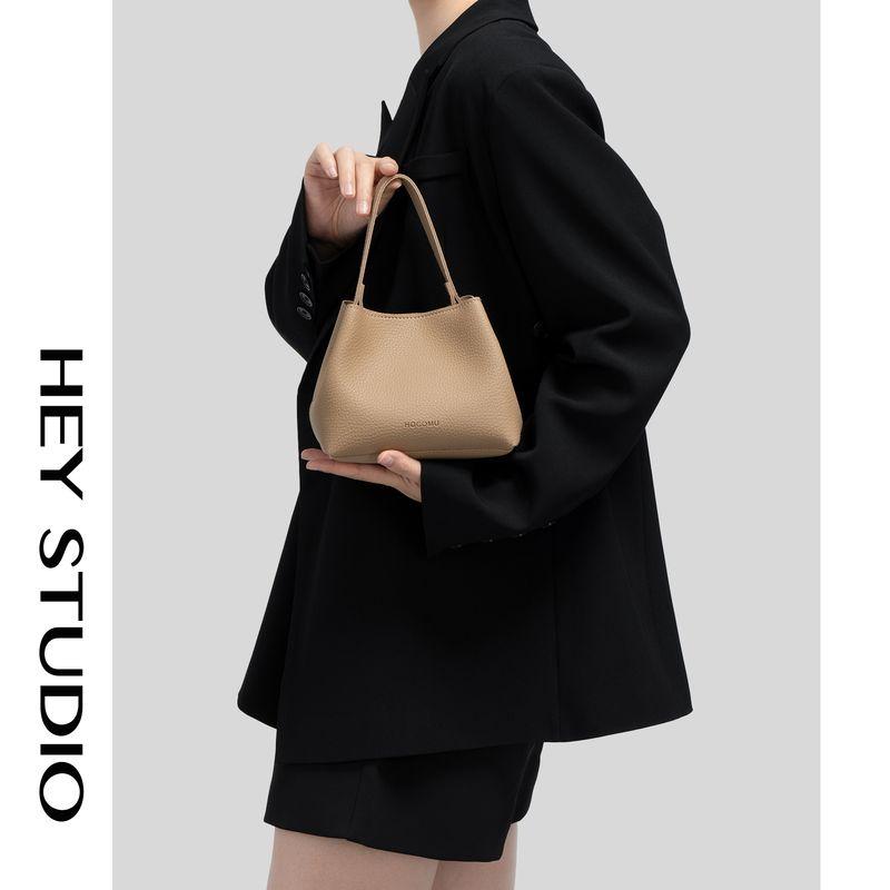 

[Heyi] Summer Bag for Women 2025 New Shoulder Small Bag Handbag Small Carrying Bag High-Grade Bucket Bag Khaki