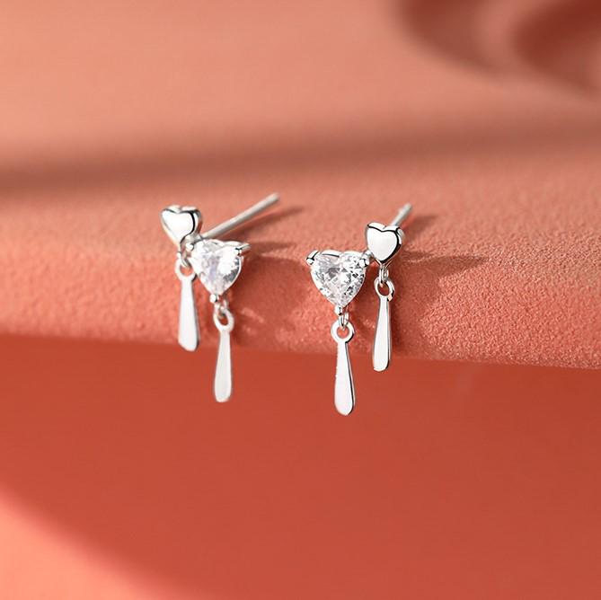 2021 Trendy Love Heart Water Drop Stud Earrings - High-End, Minimalist Dangle Design