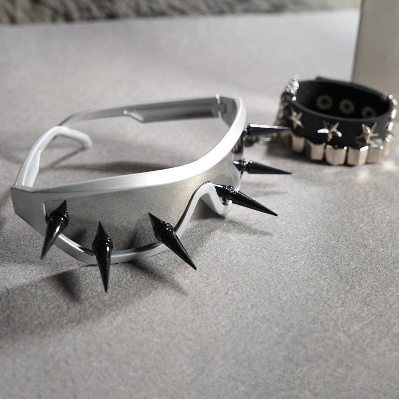 Stylish Metal Rivet Studded Sunglasses UV400 Protective Comfortable PC Frame Eyewears For Outdoor Fashion And Daily Use