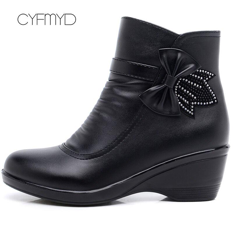Women's Leather Waterproof Ankle Boots, Lace-up Design, Plush Ankle Part, Strap-on Platform Heels, Zipper-style Winter Women's Shoes, Classic Style
