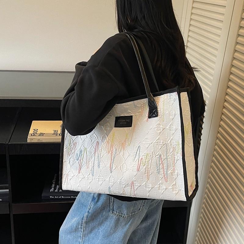 Minimalist Tote Bag For Women With Cotton Fabric And Large Capacity For Daily Commuting