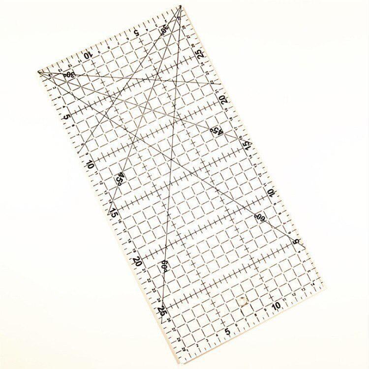 Линейка для квилтинга 15*30 с двухцветными и сеточными линиями. Линейка для пэчворка. Акриловая швейная линейка для шитья. Линейка для обрезки квилтинга. чёрный