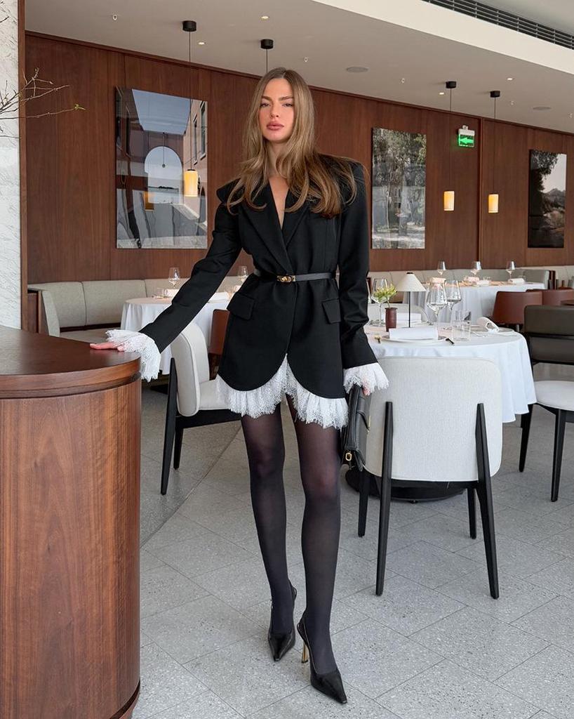 2025 Herbst Damen Elegante Anzugjacke mit schwarzem V-Ausschnitt und Spitzenbesatz