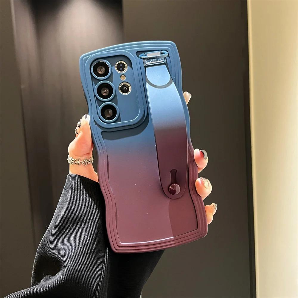 Gradient Color Wave Wristband Case for Samsung Galaxy S26 Ultra S25 S24 S23 S22 Ultra S24 FE S26 Plus A55 A35 A36 Bracket Cover