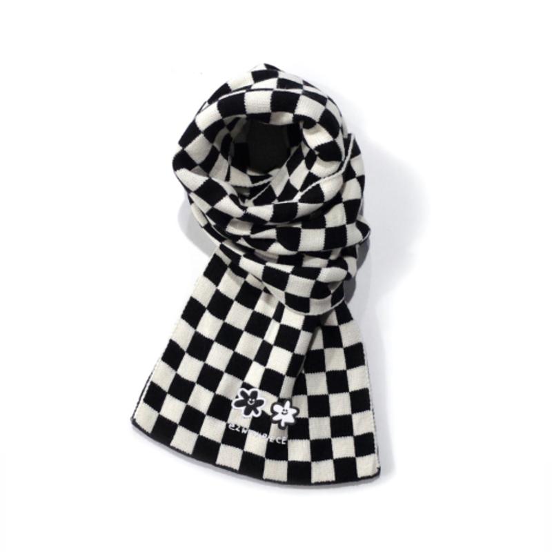 

PIECEMAKER CHECKERBOARD DAISY KNIT MUFFLER (black) single type
