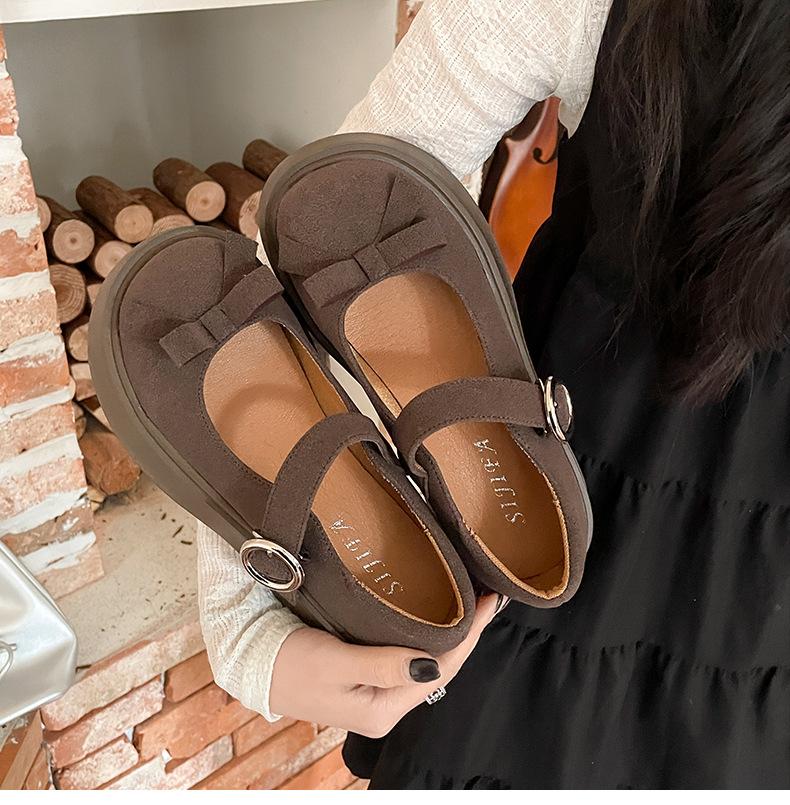 White Retro Round Head Platform Small Leather Shoes Women's 2025 New Spring and Autumn Skirt French Versatile Mary Jane Single Shoes