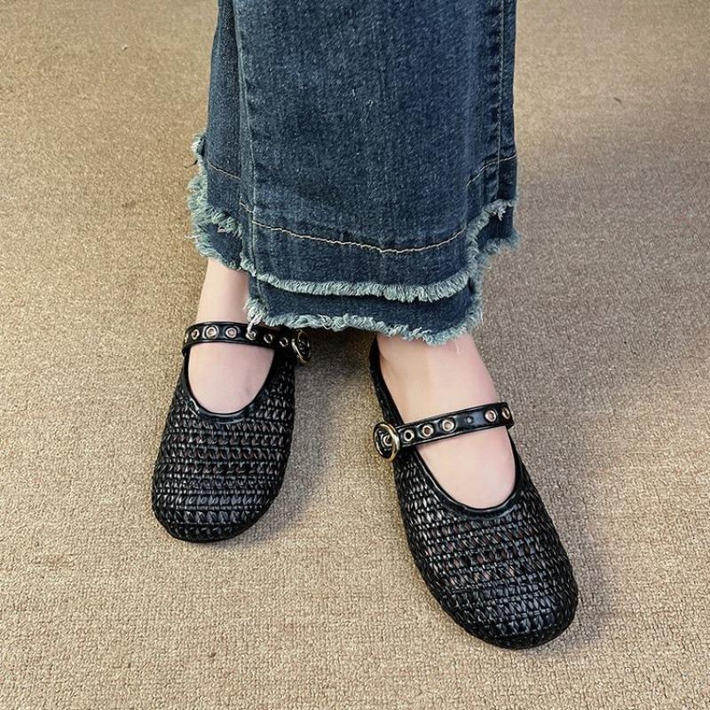 Fashion Hollow Baotou 2025 Sandals Summer New Breathable Going Out Flat Slip Lazy Light Slippers