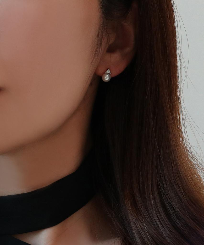 Paul Brial Tiny Pearl Earrings Pybe0280