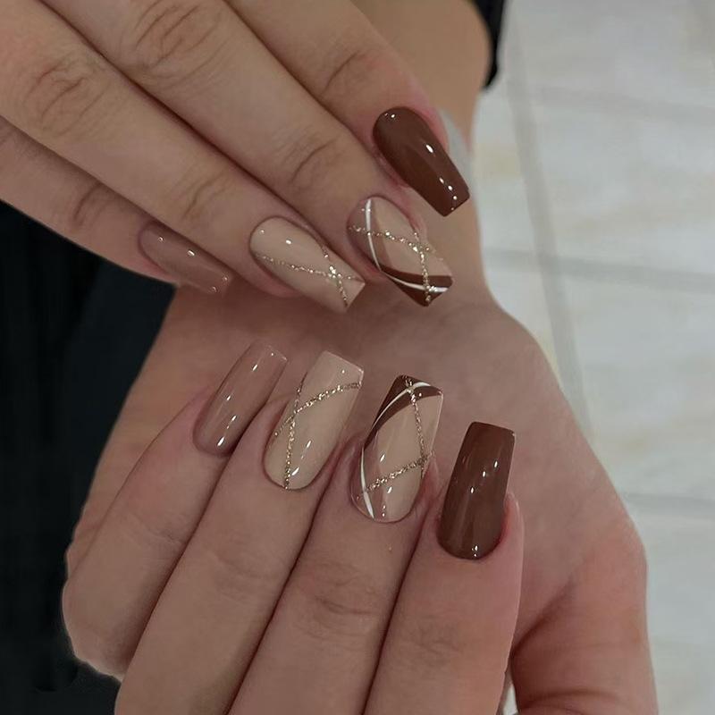 Fine flash rhombus milk coffee brown early spring temperament white versatile ins European and American style removable manicure 24 pieces