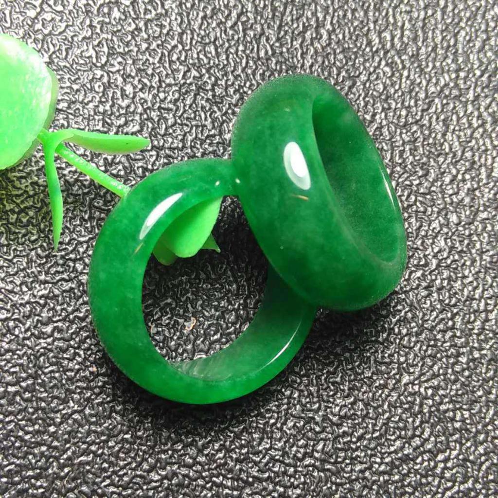 Imperial Green Jade Rings for Couples - Fashionable Men's and Women's Styles