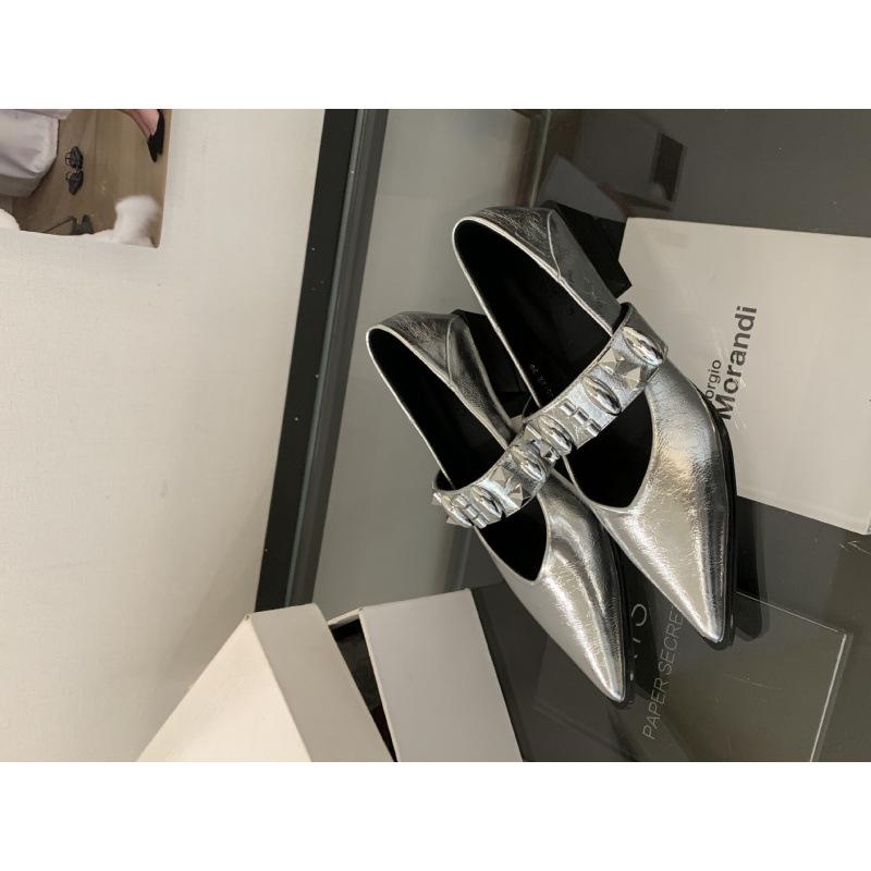 

French design sense one word with grandma shoes women s 2025 autumn new thick heel commuting versatile light mouth muller shoes 39 срібний