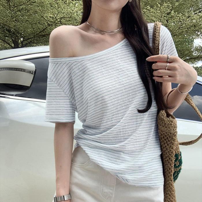 

Striped lazy wind blue striped slanted shoulder short-sleeved T-shirt women s summer slim-fit sweet and spicy off-shoulder top S