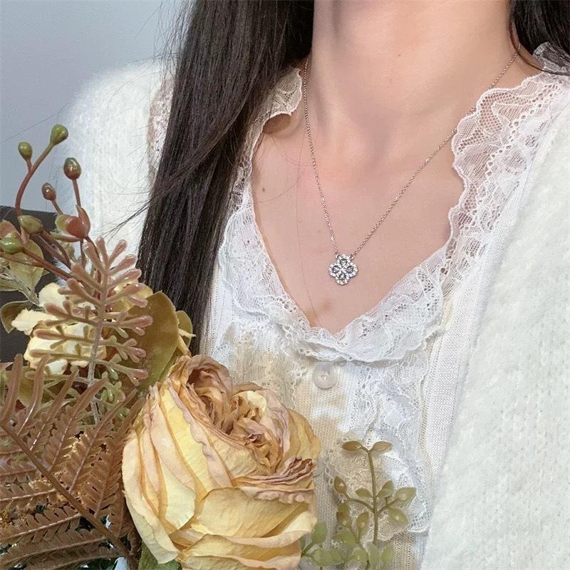 Four-Leaf Clover Necklace Women'S Fashion Light Luxury Niche Exquisite Ins Style High-End Pendant Gift Premium