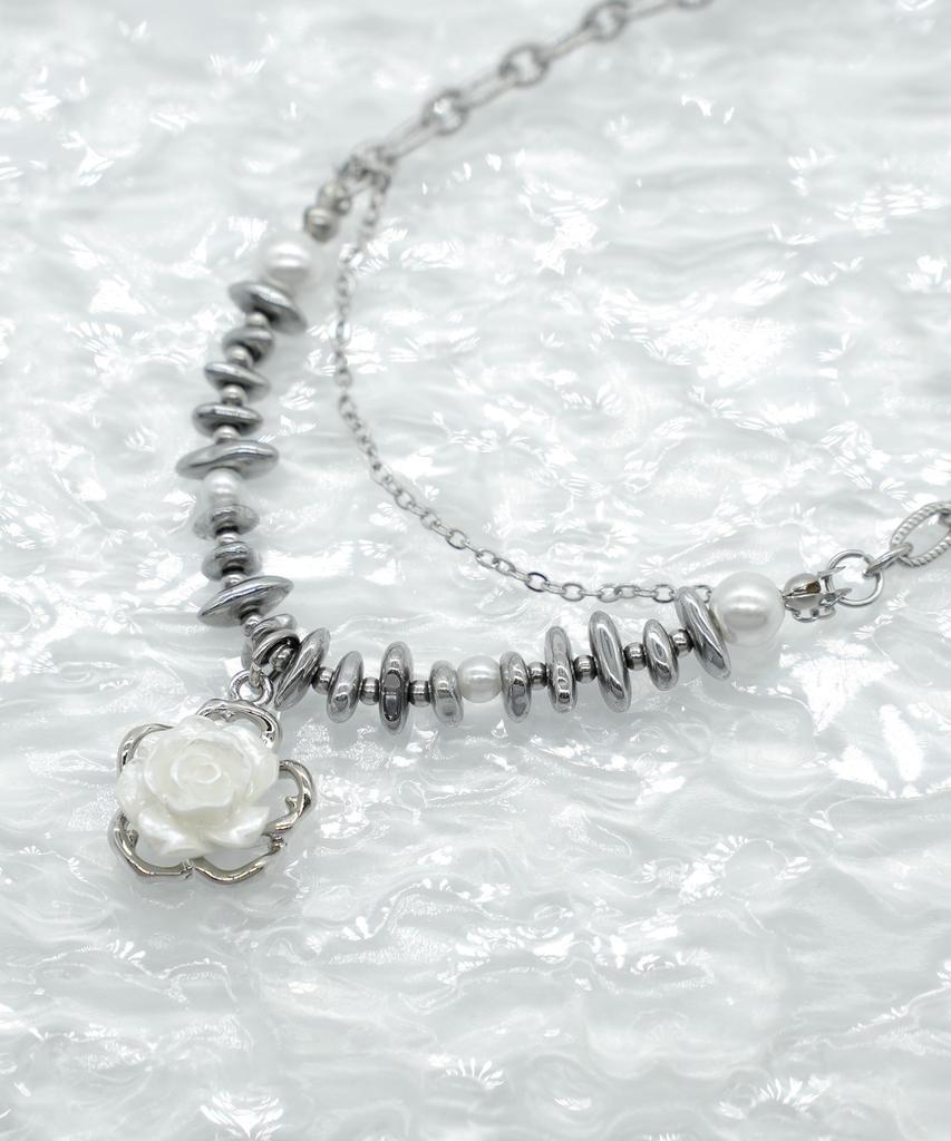 Iamj Rosette Necklace
