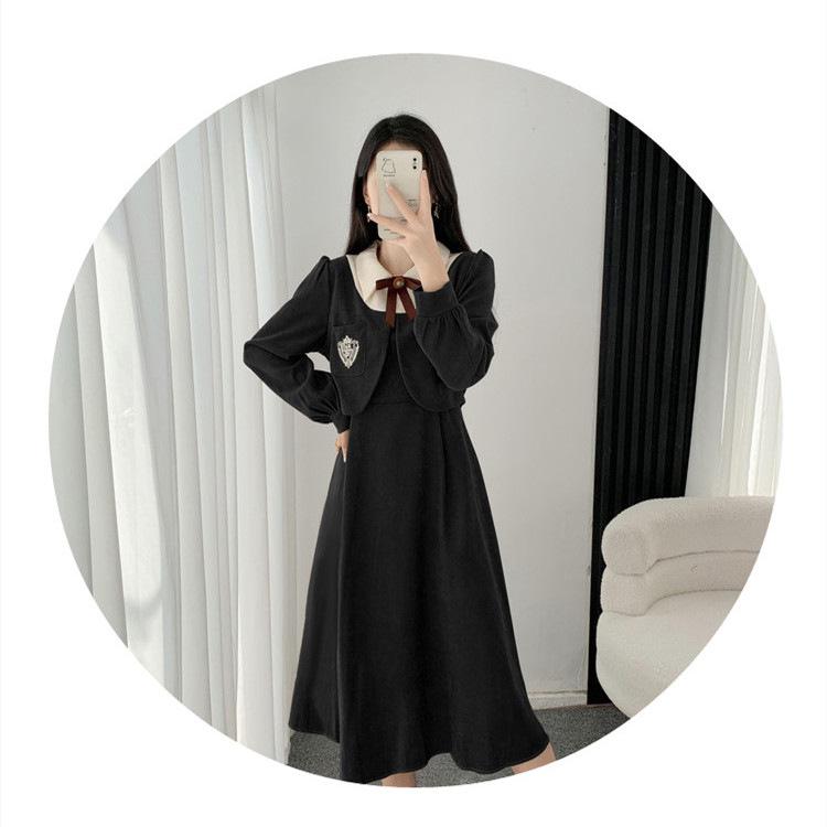 Butterfly Brooch Corduroy Dress: Women's Faux Two-Piece A-Line in French Academy Style for Autumn/Winter
