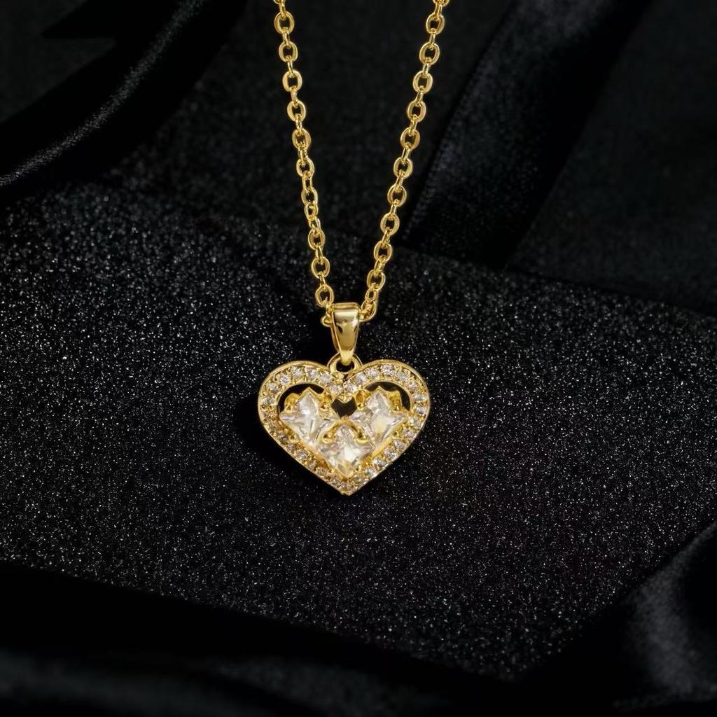 Metal Heart Crown Collarbone Necklace Hip Hop Pendant Necklace For Women Luxury Chain Accessory