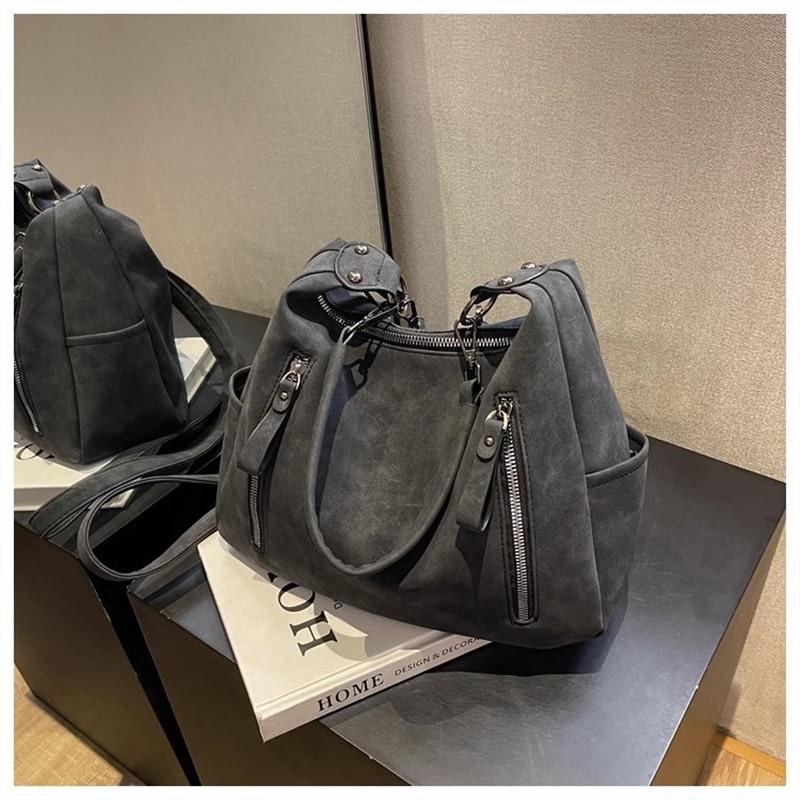 

New large-capacity bag women s versatile retro matte messenger bag single shoulder commuter tote bag storage Standard чорний