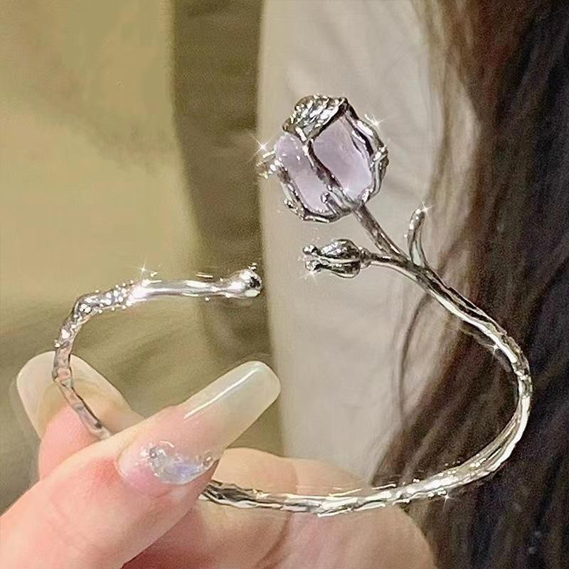 

Personalized Versatile Hollow Rose Flower Opening Bracelet Women S Fashion Niche Bracelet Simple Cold Wind Bracelet