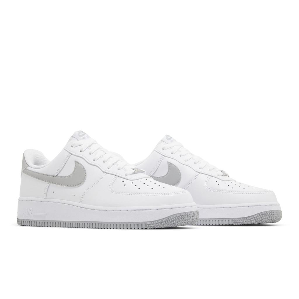 Nike Men's Air Force 1 '07 'White Light Smoke Grey' (Unisex) White / White / Light Smoke Grey Skate Shoes FJ4146 100