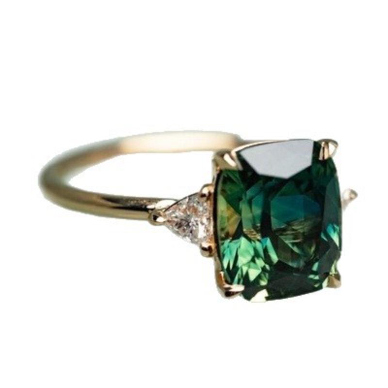 Elegant Vintage Green Zirconia Ring - A Fashionable Wedding Engagement Ring for Ladies