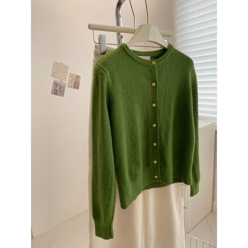 White raspberry powder small gold buckle knitted cardigan for women! Autumn and winter soft waxy thickened warm crew neck sweater jacket