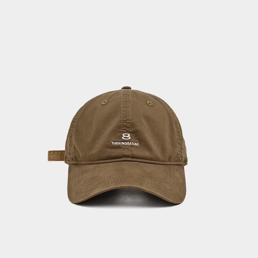 

Уличная минималистичная вышитая бейсболка из выстиранного хлопка с маленькой буквой, чтобы показать лица молодой пары в путешествии. Бейсболка с изогнутым козырьком Adjustable